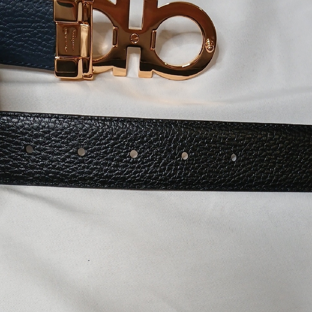 Salvatore Ferragamo Black/Blue Reversible Leather Belt with Gold Gancini Buckle - Picture 3 of 4